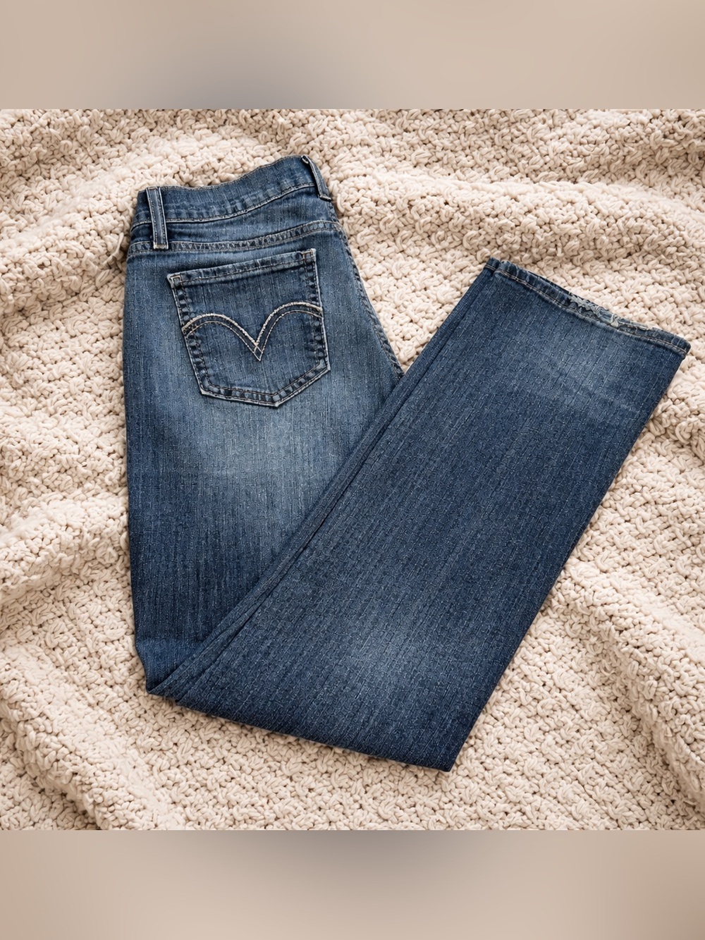Levi's Dark Blue Straight Leg Women's Jeans - Picture 3 of 6